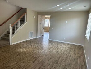 10724 Grayslake Dr in Reno, NV - Building Photo - Building Photo