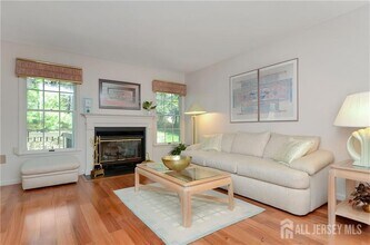 22 Briarwood Ct in Princeton, NJ - Foto de edificio - Building Photo