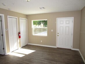 1002 E McDonald Ave-Unit -5 in Eustis, FL - Building Photo - Building Photo