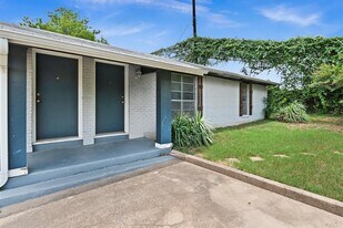 2712 St Edwards Cir in Austin, TX - Building Photo