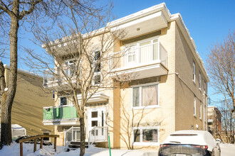 301 Des Lilas Rue E in Québec, QC - Building Photo - Primary Photo