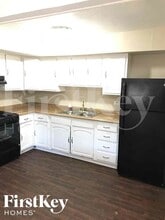 26646 Elmwood Ave in Ingleside, IL - Foto de edificio - Building Photo