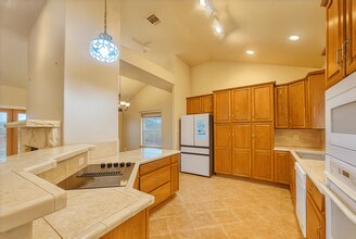 412 Moonlight Walk in San Antonio, TX - Building Photo - Building Photo