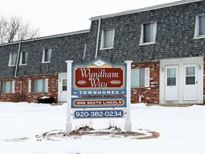 Wyndham Townhomes in Beaver Dam, WI - Foto de edificio - Building Photo