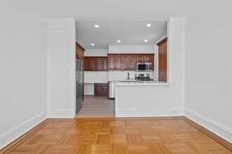 1055 JFK Blvd E in Weehawken, NJ - Building Photo - Building Photo