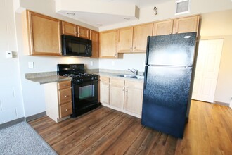 River Tower Apartments in Sioux Falls, SD - Building Photo - Building Photo