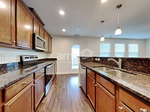 422 Lions Den Dr in Pooler, GA - Foto de edificio - Building Photo