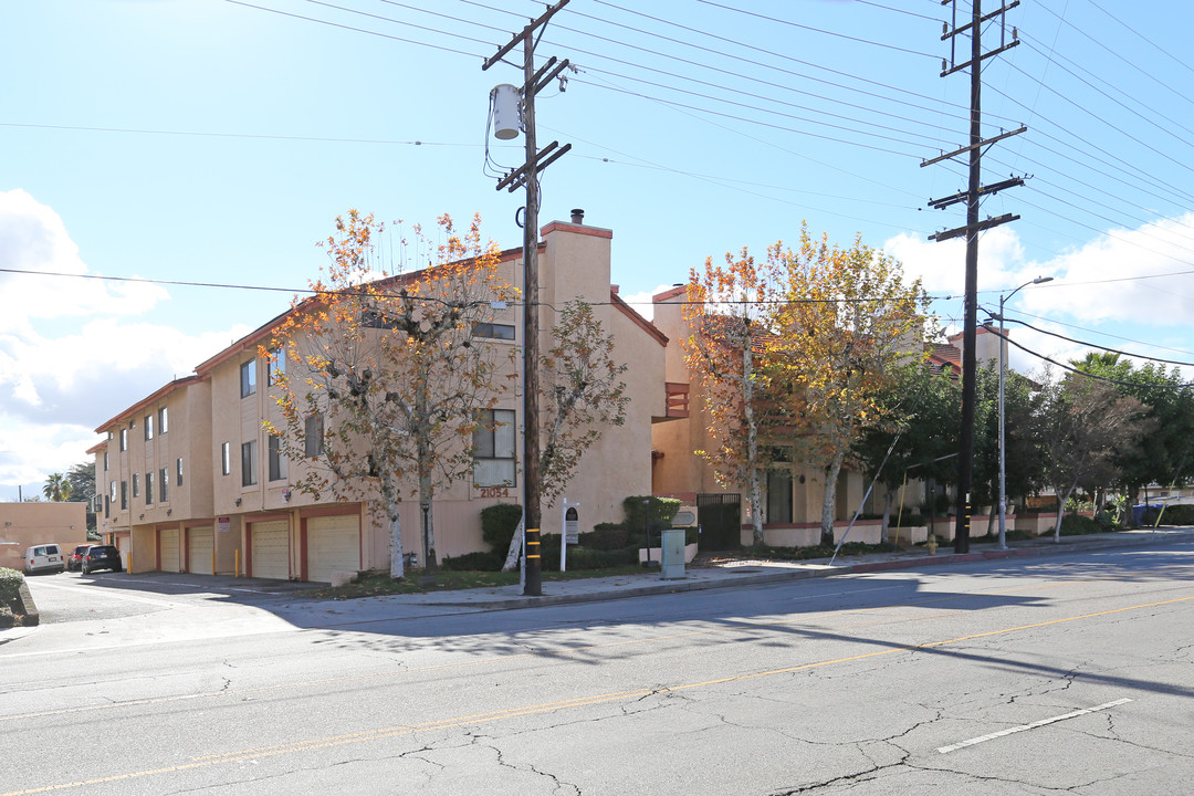 21054 Parthenia St in Canoga Park, CA - Building Photo