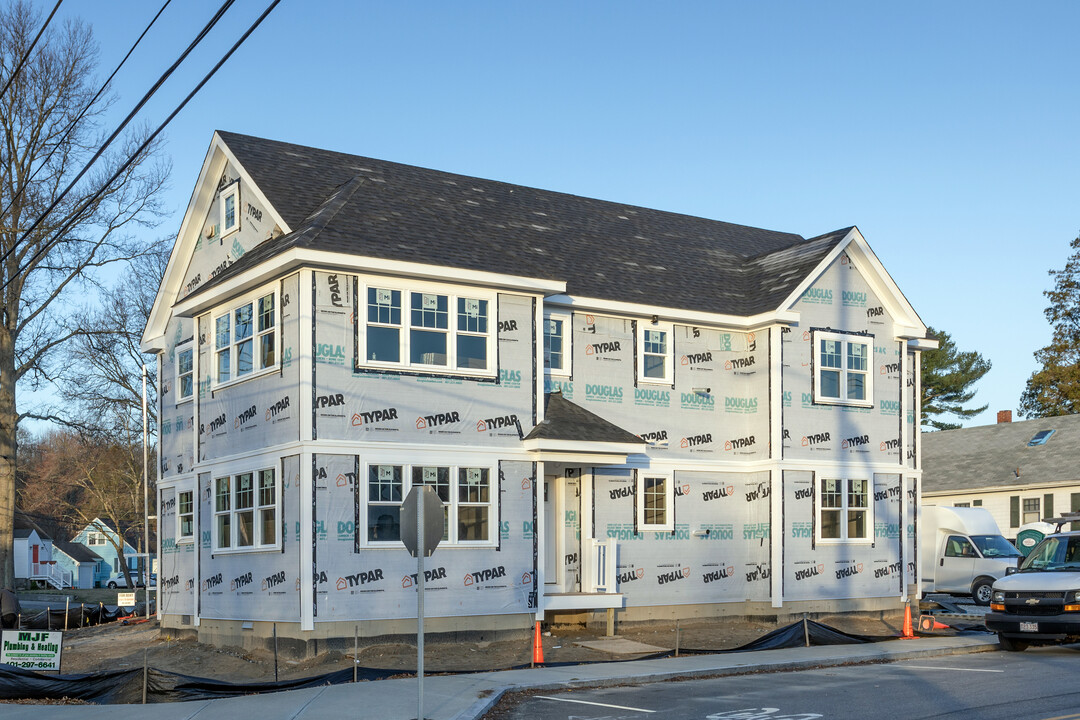 55 Wood Ave in Barrington, RI - Building Photo