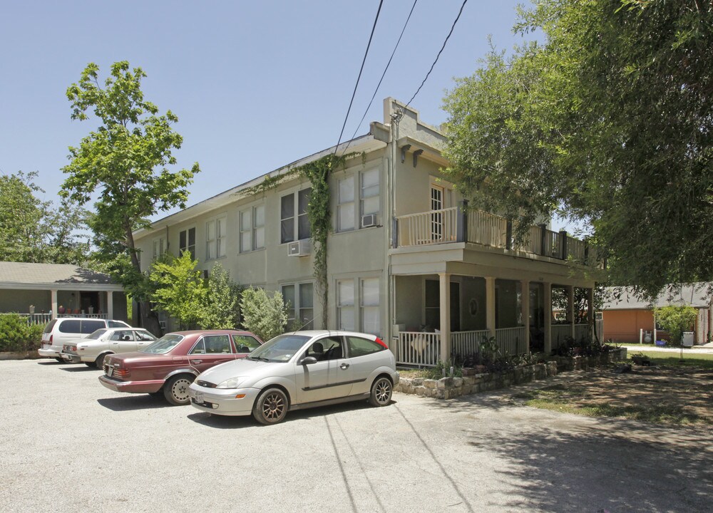 Nash Street Apartments in Austin, TX - Building Photo