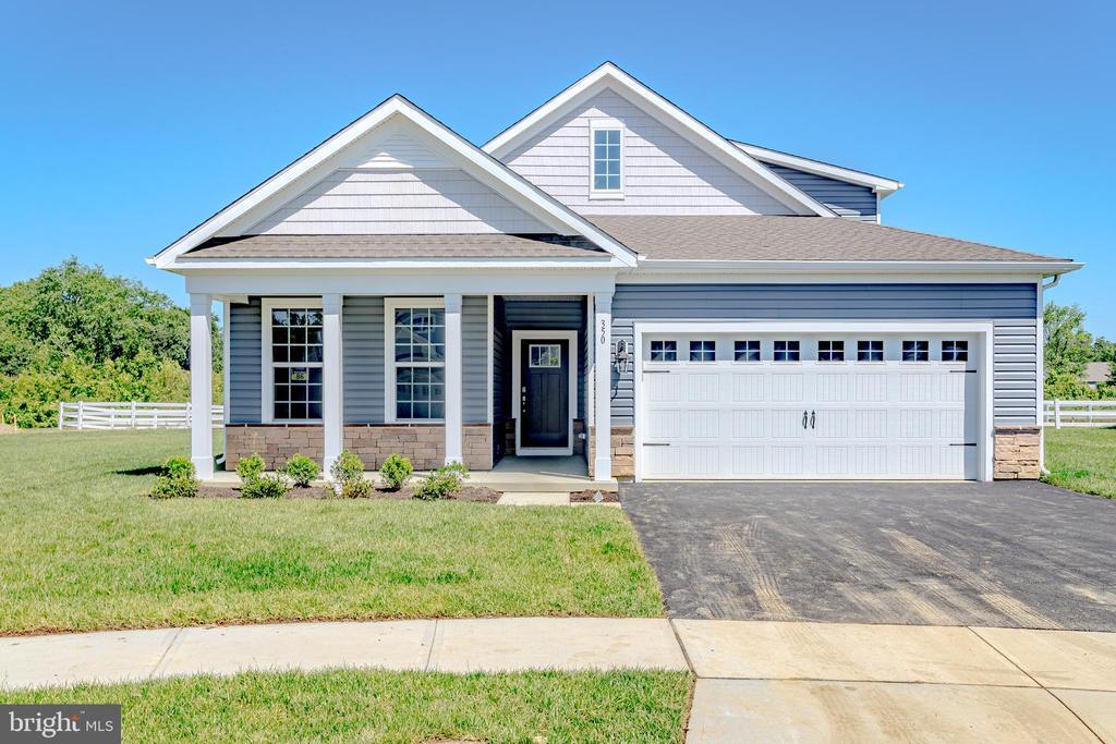 350 Bandon Dunes Ct in Moorestown, NJ - Building Photo