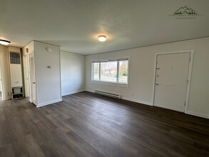 1589 Wilson Ct in Eugene, OR - Building Photo - Building Photo