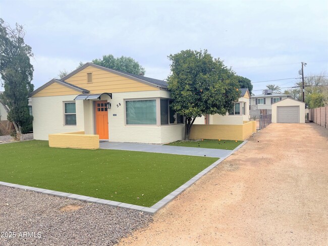 58 W Encanto Blvd in Phoenix, AZ - Building Photo - Building Photo