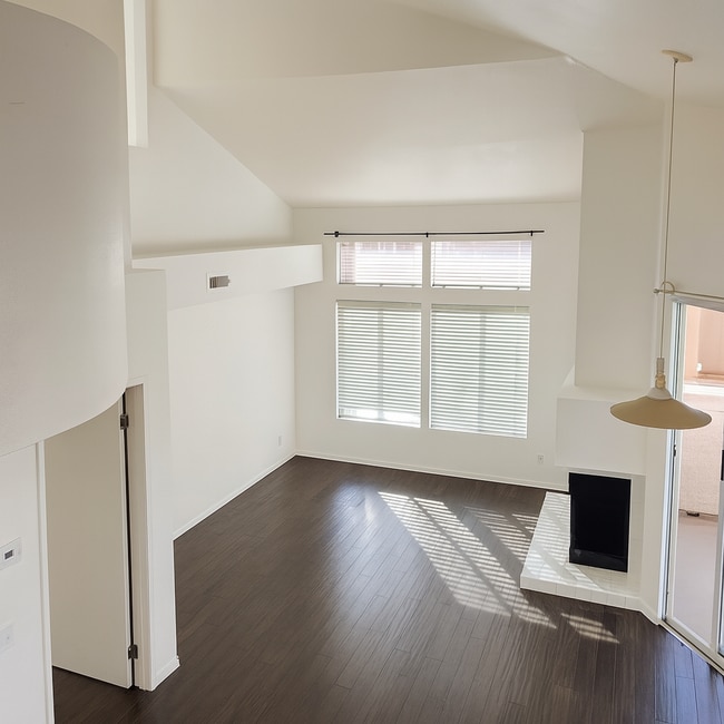 1342 Serena Cir in Chula Vista, CA - Building Photo - Building Photo