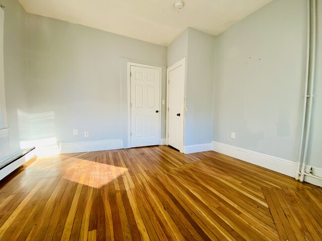 767 Broadway, Unit 3
