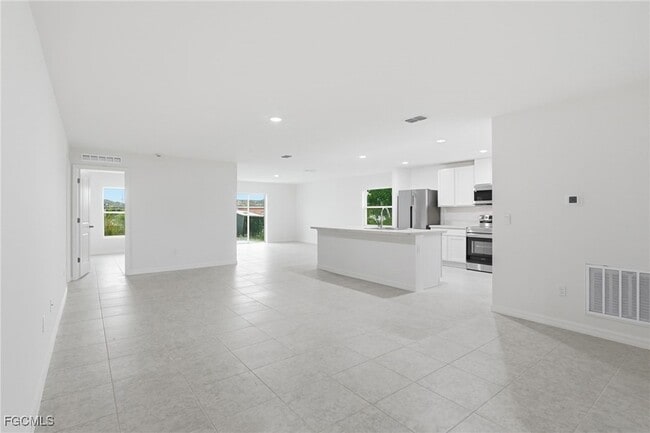 3418 20th St SW in Lehigh Acres, FL - Building Photo - Building Photo