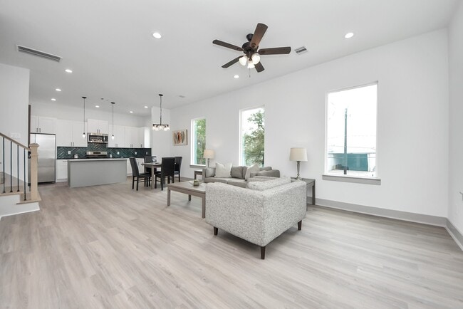 property at 5316 Kindred Gdn Ln