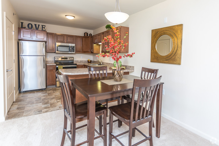 Glenwood Square Senior Apartments in Twinsburg, OH