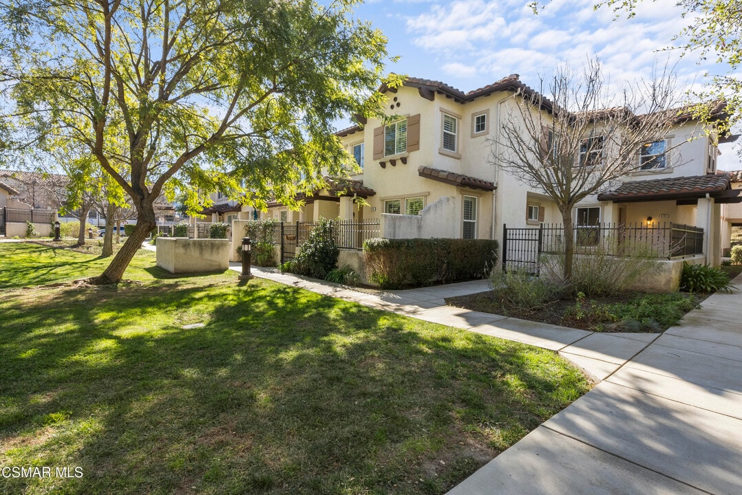 4761 Via Altamira in Thousand Oaks, CA - Foto de edificio