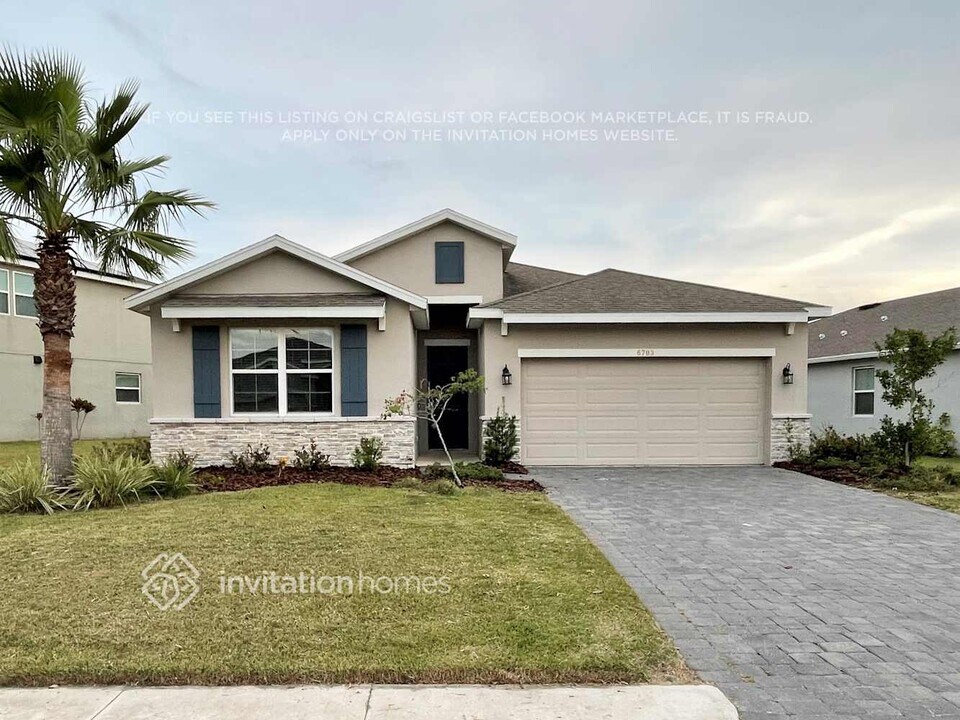 6703 Devesta Lp in Palmetto, FL - Building Photo