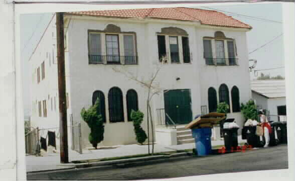 1330 Pennsylvania Ave in Los Angeles, CA - Foto de edificio