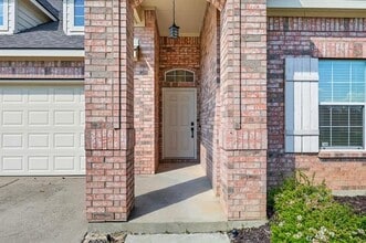 5904 Meadowglen Dr in Argyle, TX - Building Photo - Building Photo