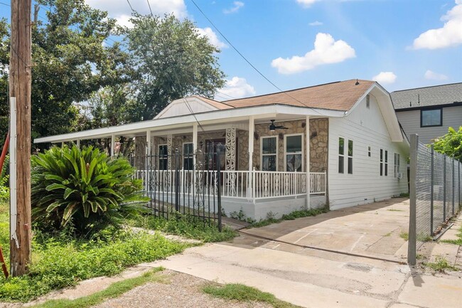 property at 1 Greenwood St