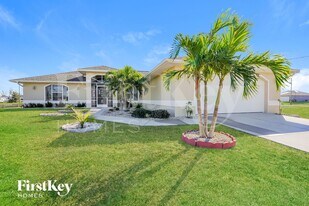 1821 NW 23rd Ave in Cape Coral, FL - Building Photo