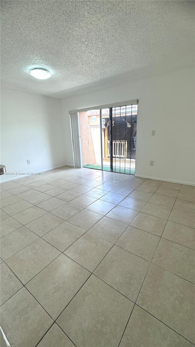 2767 NW 192nd Terrace in Miami Gardens, FL - Building Photo - Building Photo