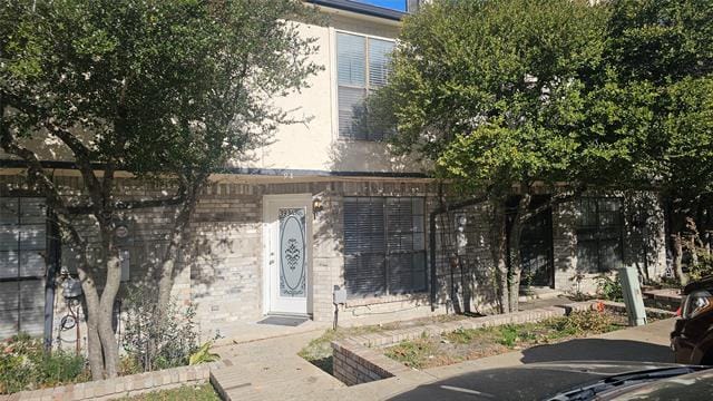 property at 3934 Brandon Park Dr