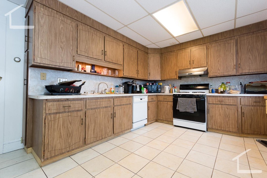 26 Mapleton St, Unit 1 in Boston, MA - Foto de edificio