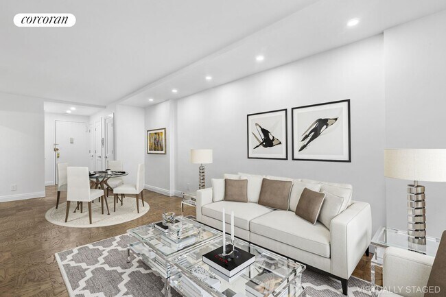 211 E 53rd St in New York, NY - Building Photo - Building Photo