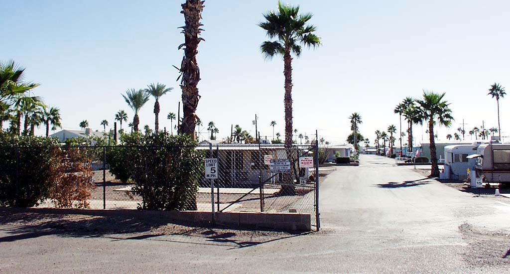 Sunset Resort-520 Spaces in Mesa, AZ - Foto de edificio