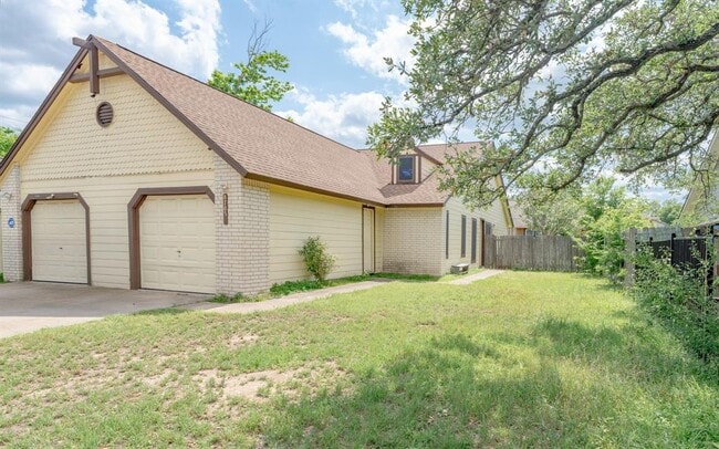 8703 Clearbrook Trail in Austin, TX - Building Photo - Building Photo