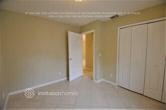 2350 Mauve Terrace in North Port, FL - Foto de edificio - Building Photo