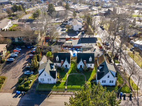 1900 Laurel Ave NE in Salem, OR - Building Photo - Building Photo