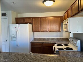 2111 Sealion Dr in Las Vegas, NV - Building Photo - Building Photo