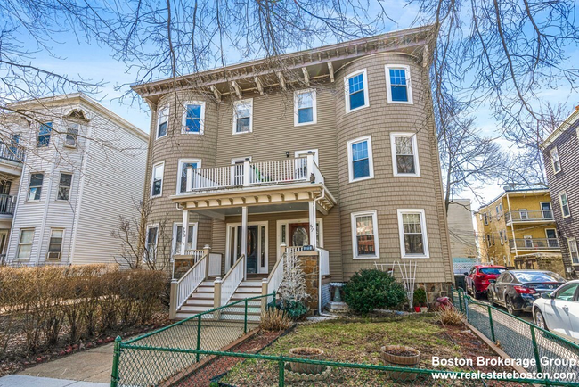 773 Columbia Rd, Unit 3 in Boston, MA - Foto de edificio - Building Photo