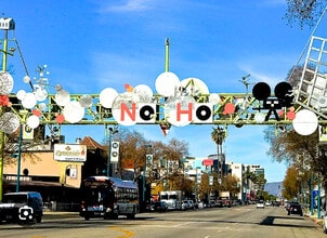 11664 Chandler Blvd, Unit A in North Hollywood, CA - Building Photo - Building Photo
