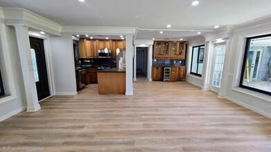 2808 Middle River Dr, Unit 1 in Fort Lauderdale, FL - Foto de edificio - Building Photo