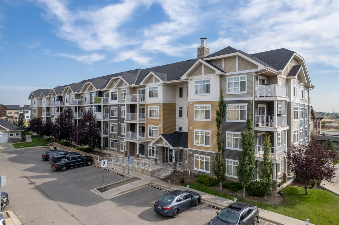 2000 Skyview Ranch Gdns NE in Calgary, AB - Building Photo