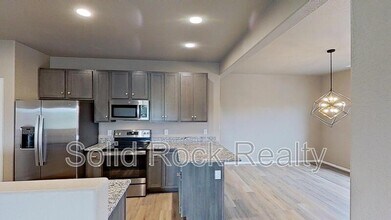 1886 Sandtoft Hts in Colorado Springs, CO - Building Photo - Building Photo