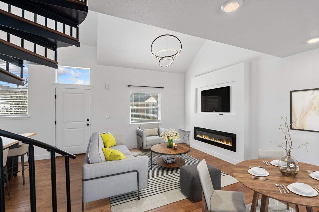 4006 Blue Pine Ln in Wellington, CO - Building Photo
