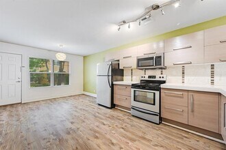 1101 Grove Blvd in Austin, TX - Building Photo - Building Photo