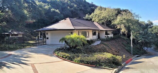 1904 Verdugo Loma Dr