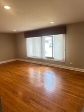 1718 Valley Forge Pl in Downers Grove, IL - Building Photo - Building Photo