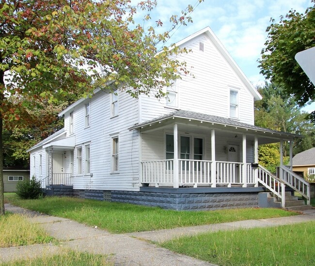 property at 1045 Kenneth St