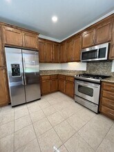 4656 Snead Dr in Santa Clara, CA - Foto de edificio - Building Photo