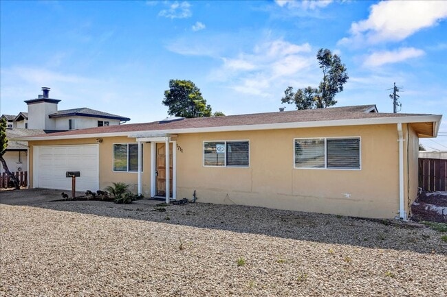 1711 Yosemite St in Seaside, CA - Building Photo - Building Photo