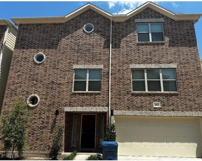 11607 Main Cedar Dr